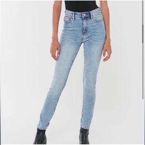 BDG Twig High-Waisted Skinny Jean Light Wash